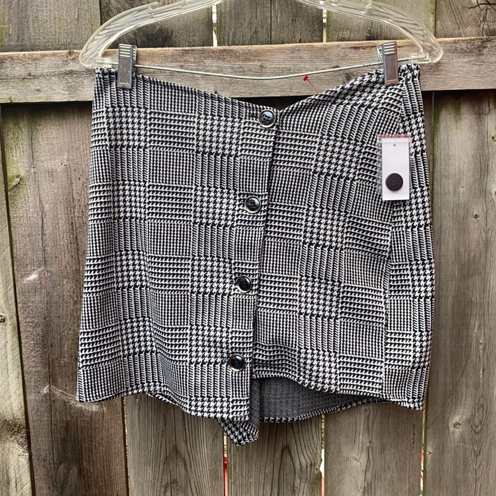 Joe Boxer Button down skirt sz. M NWT
